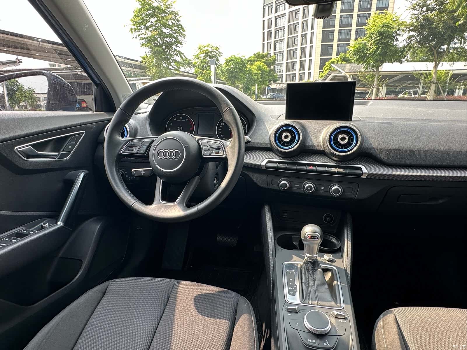 Audi Q2L, 2020 15
