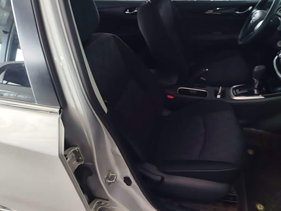 Nissan Tiida 2017, фото 25