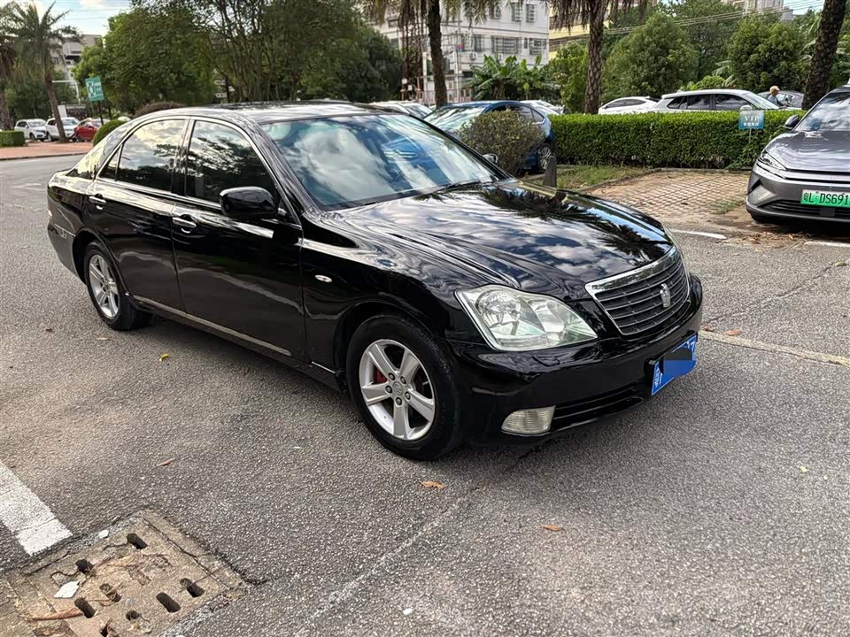 Toyota crown