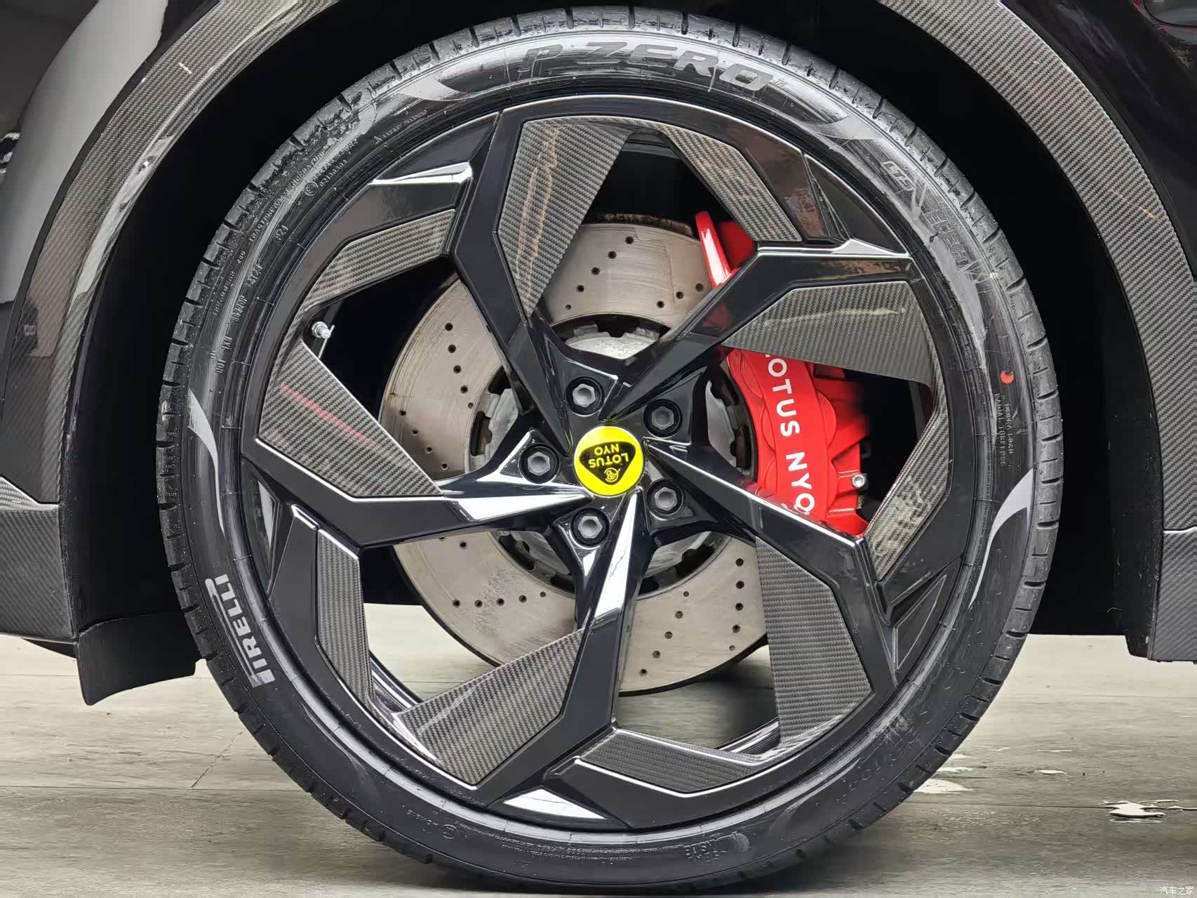 Lotus ELETRE, 2025 24