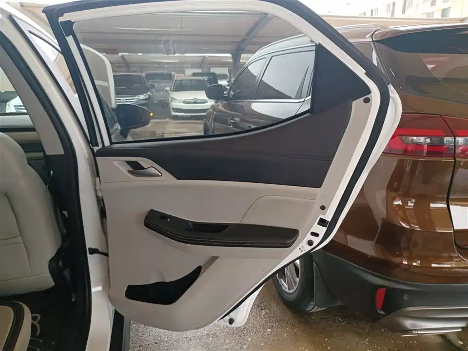 BYD Yuan Pro BYD Yuan Pro