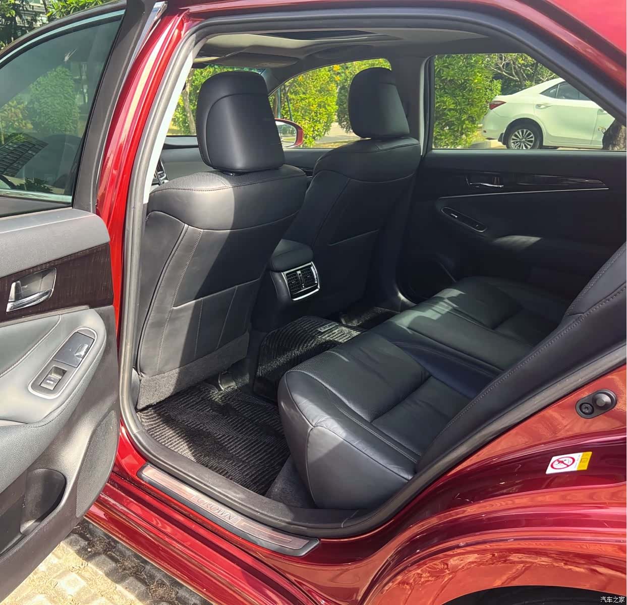 Toyota Crown, 2015 11