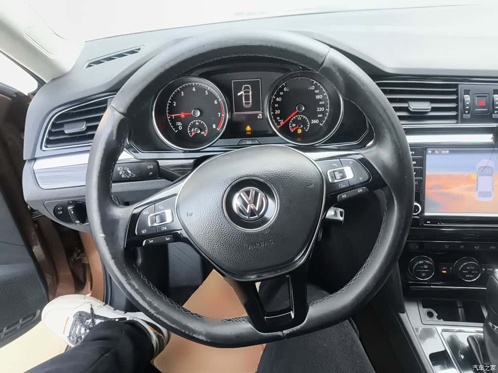 Volkswagen Lamando, 2015 7