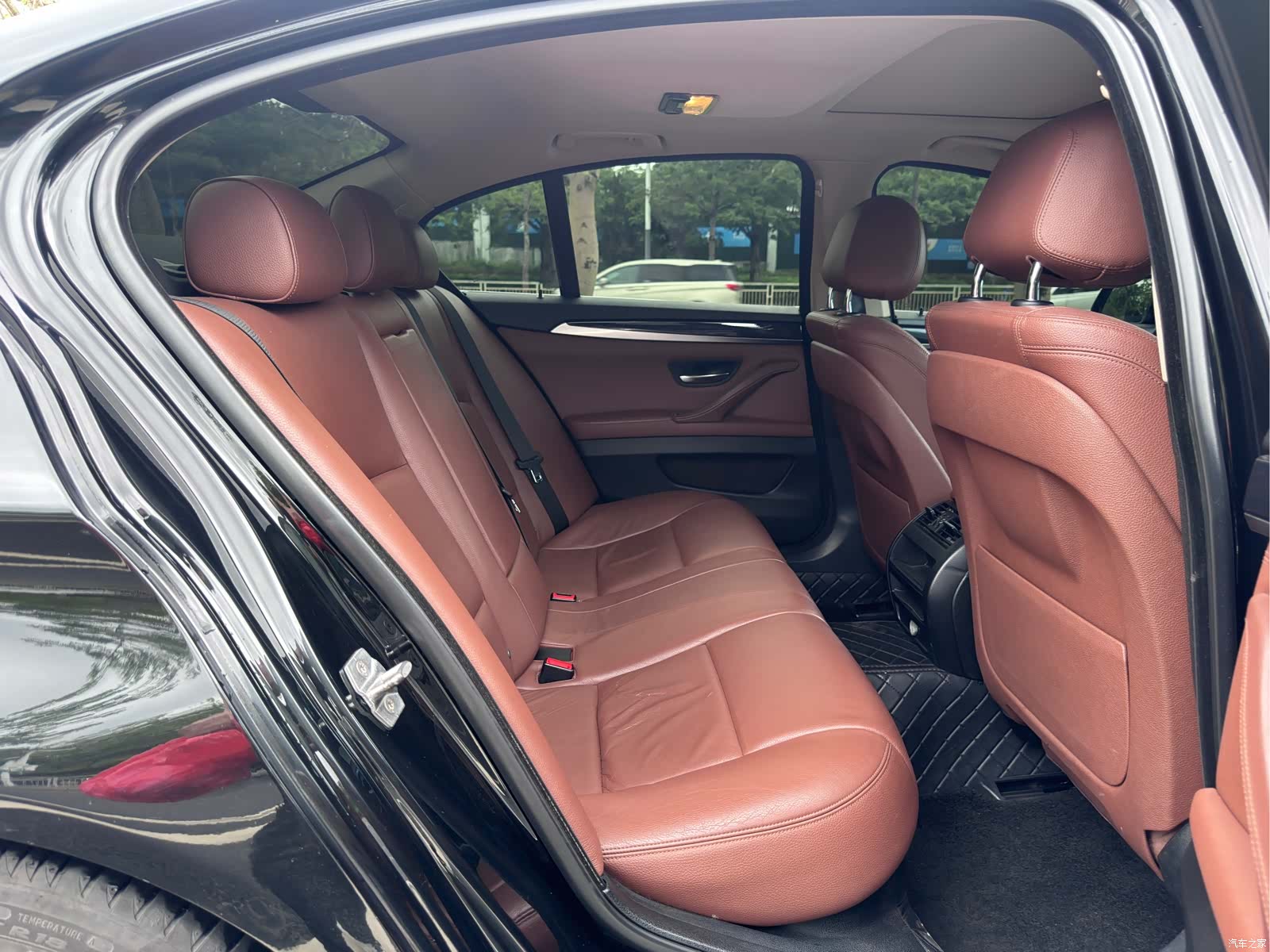 BMW 5 Series, 2015 11