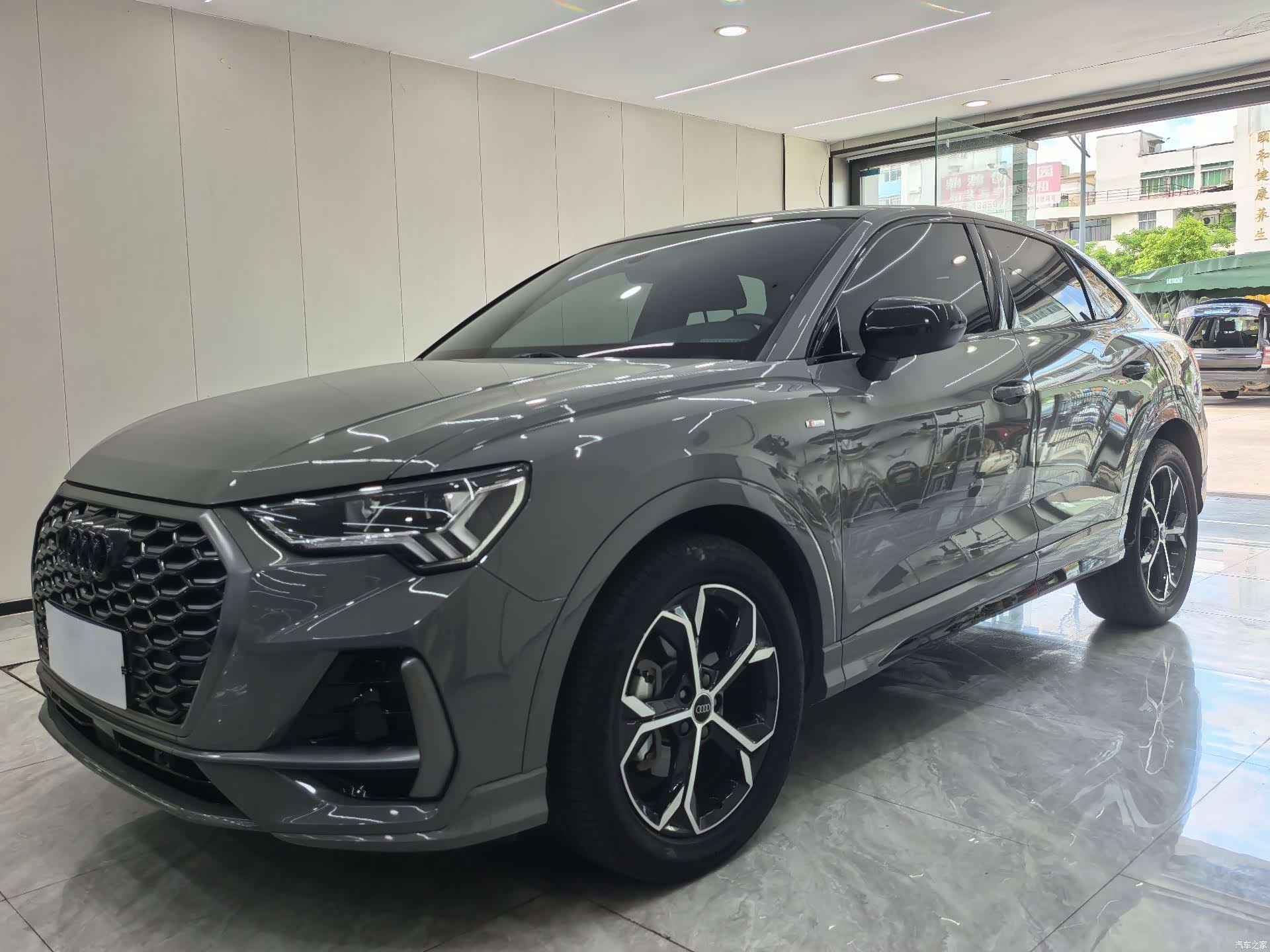Audi Q3, 2024 1