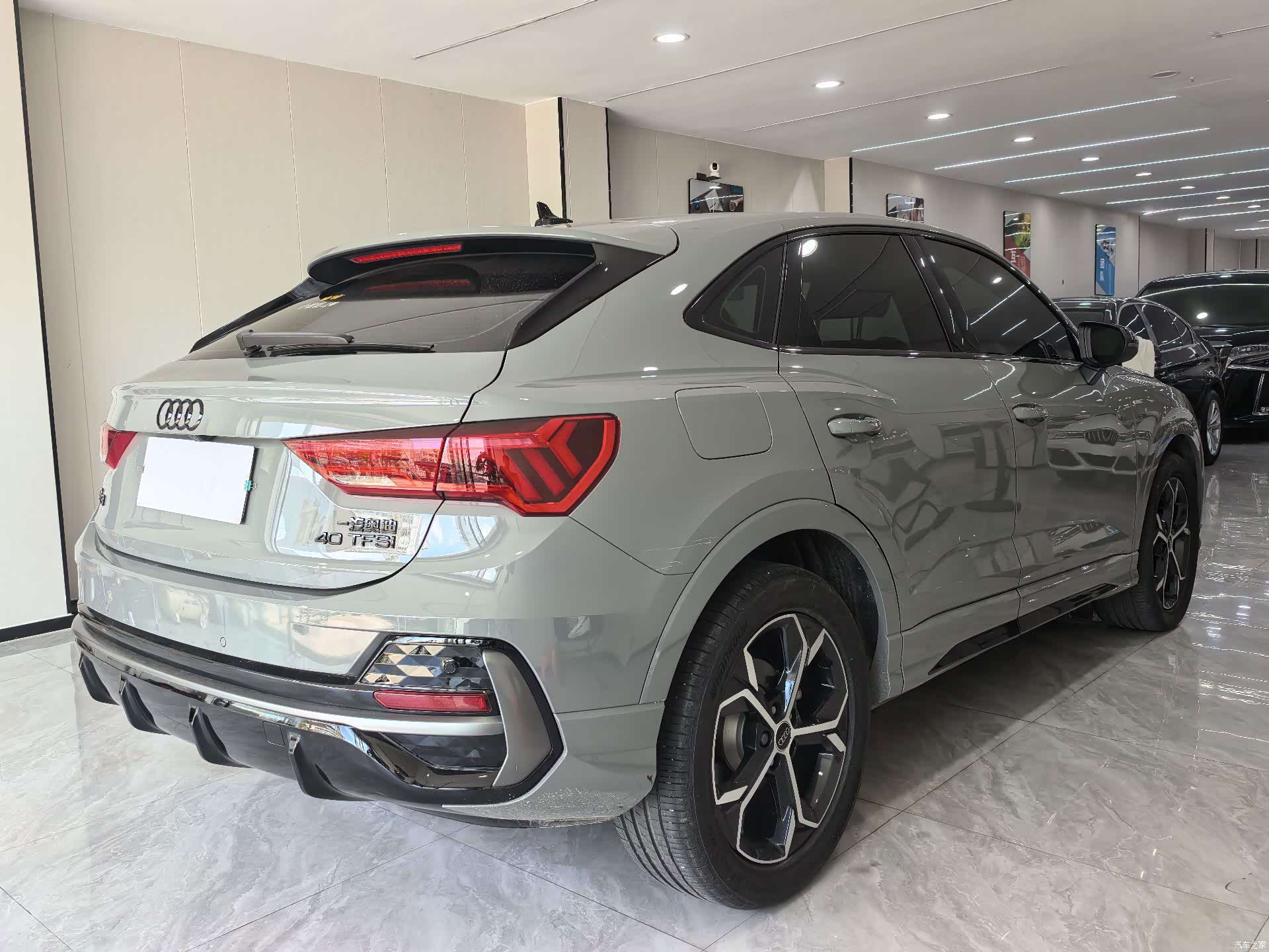 Audi Q3, 2024 4