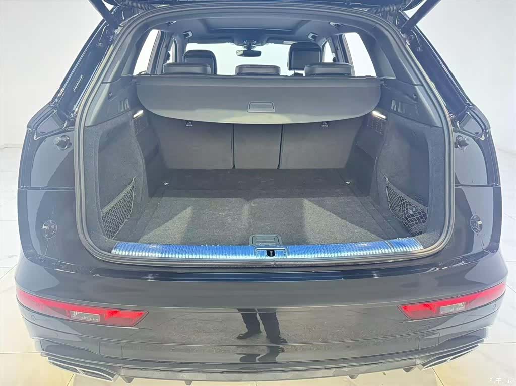 Audi Q5L, 2025 6