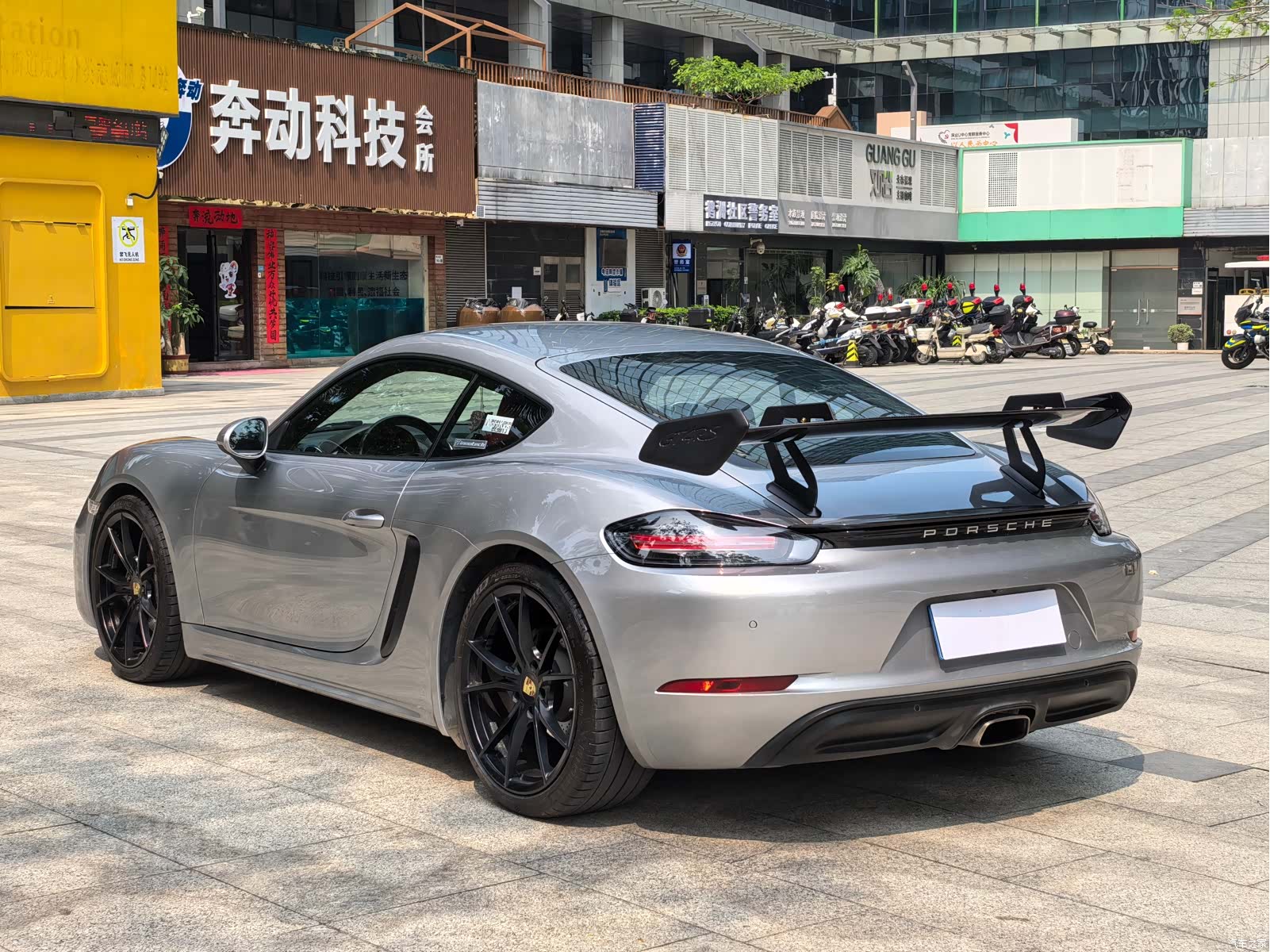 Porsche Cayman, 2017 10