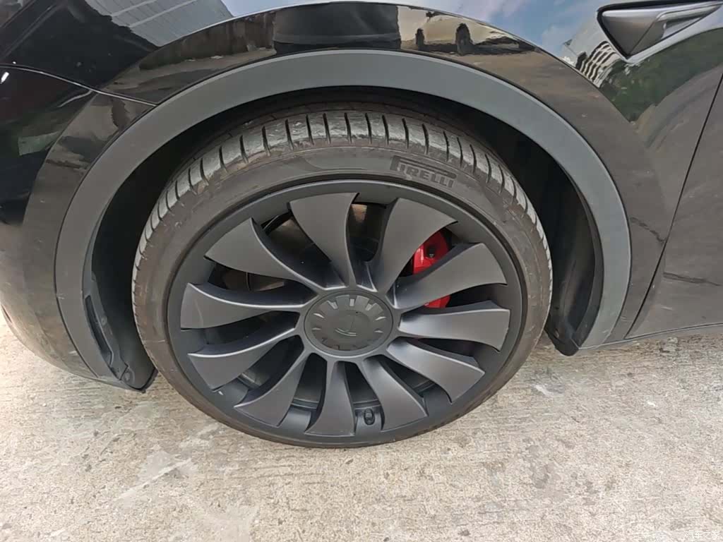 Tesla Model Y, 2023 23