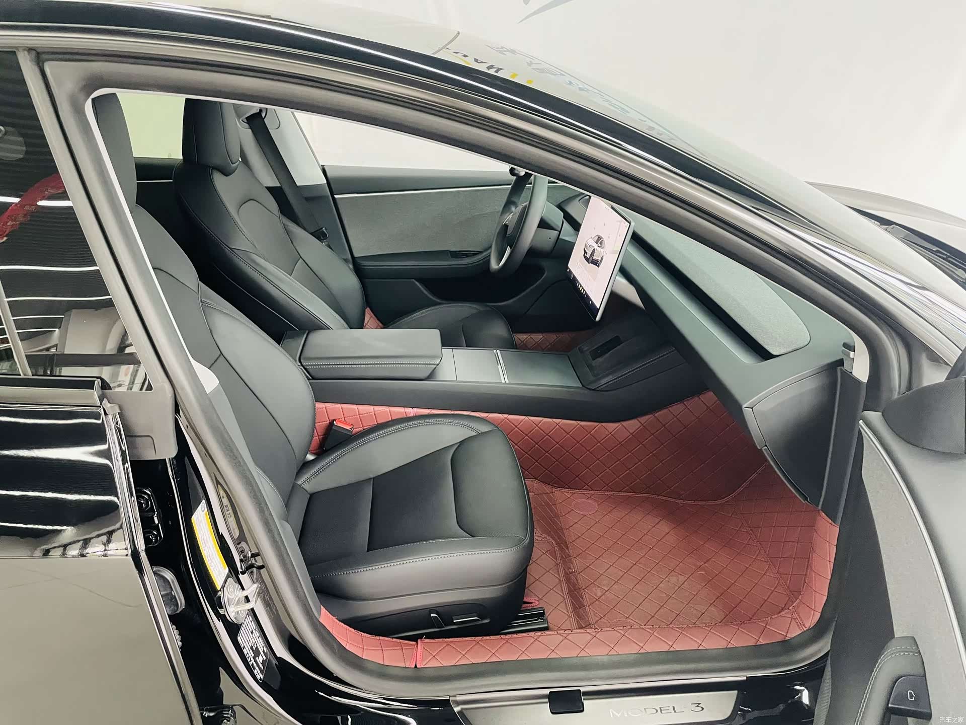 Tesla Model 3, 2023 13