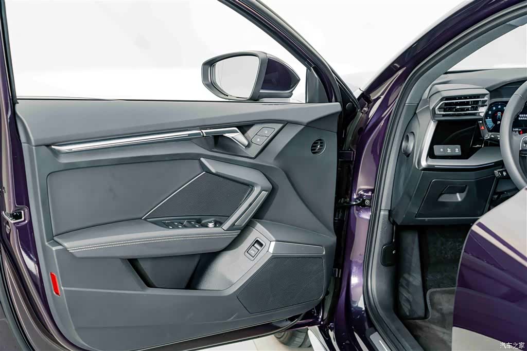 Audi Flying Spur, 2025 14