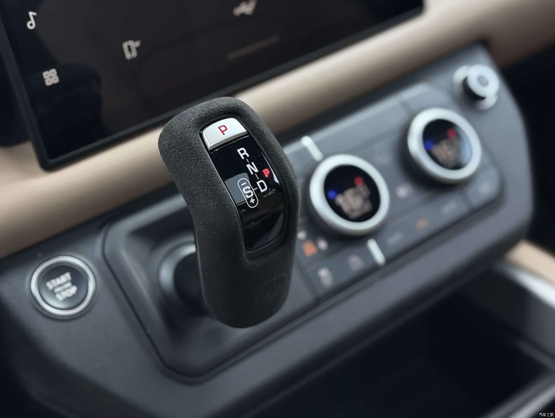 Land Rover Defender, 2025 все фото