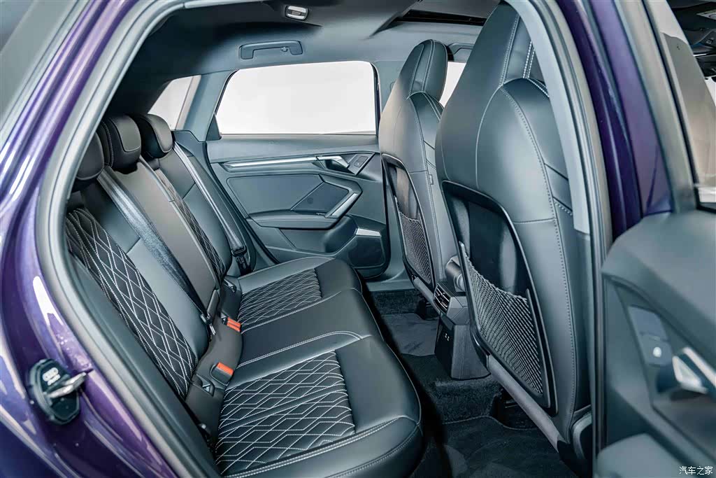 Audi Flying Spur, 2025 18