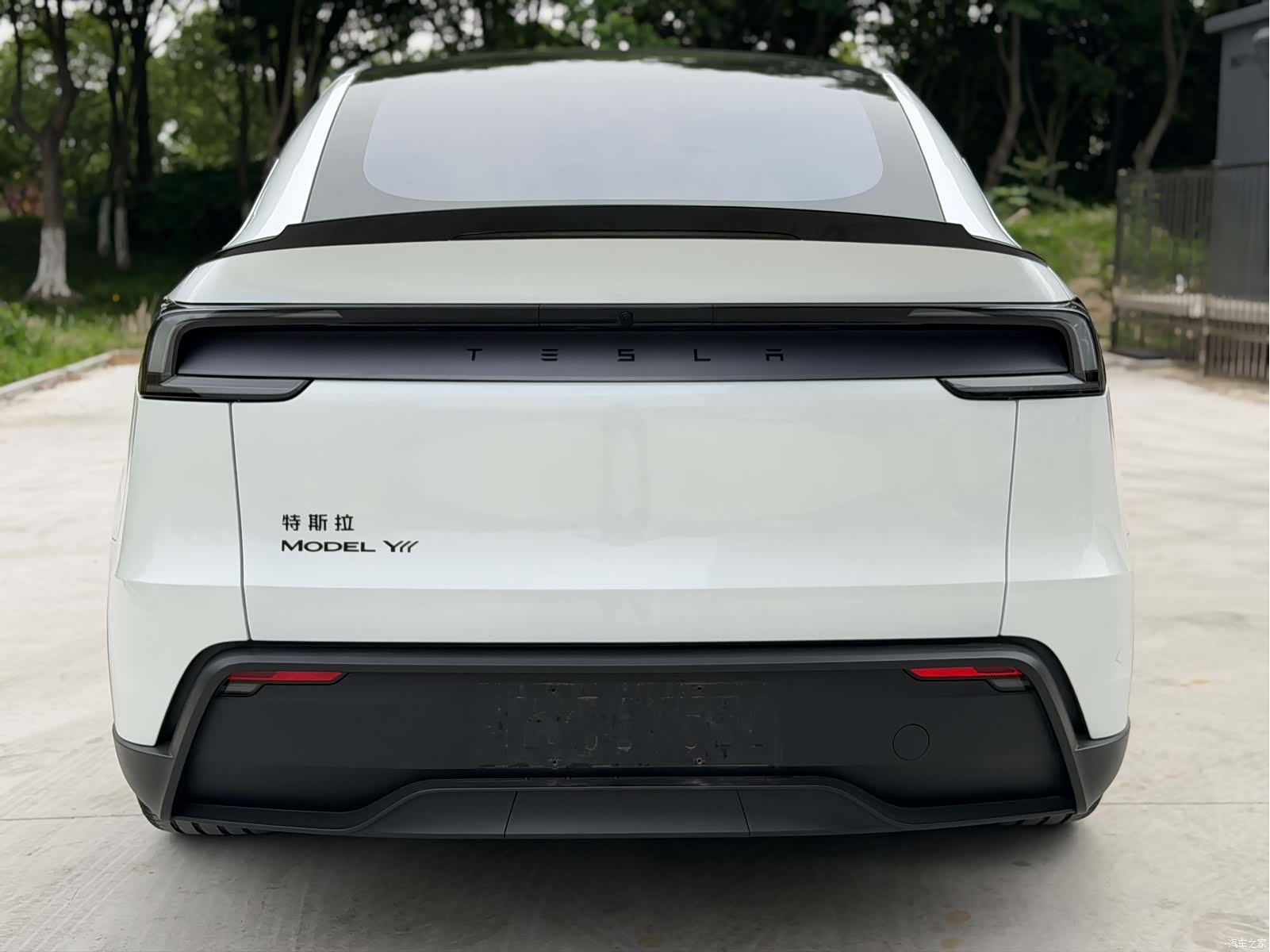 Tesla Model Y, 2025 8