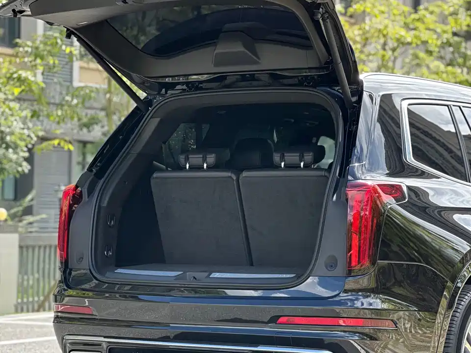 Cadillac XT6