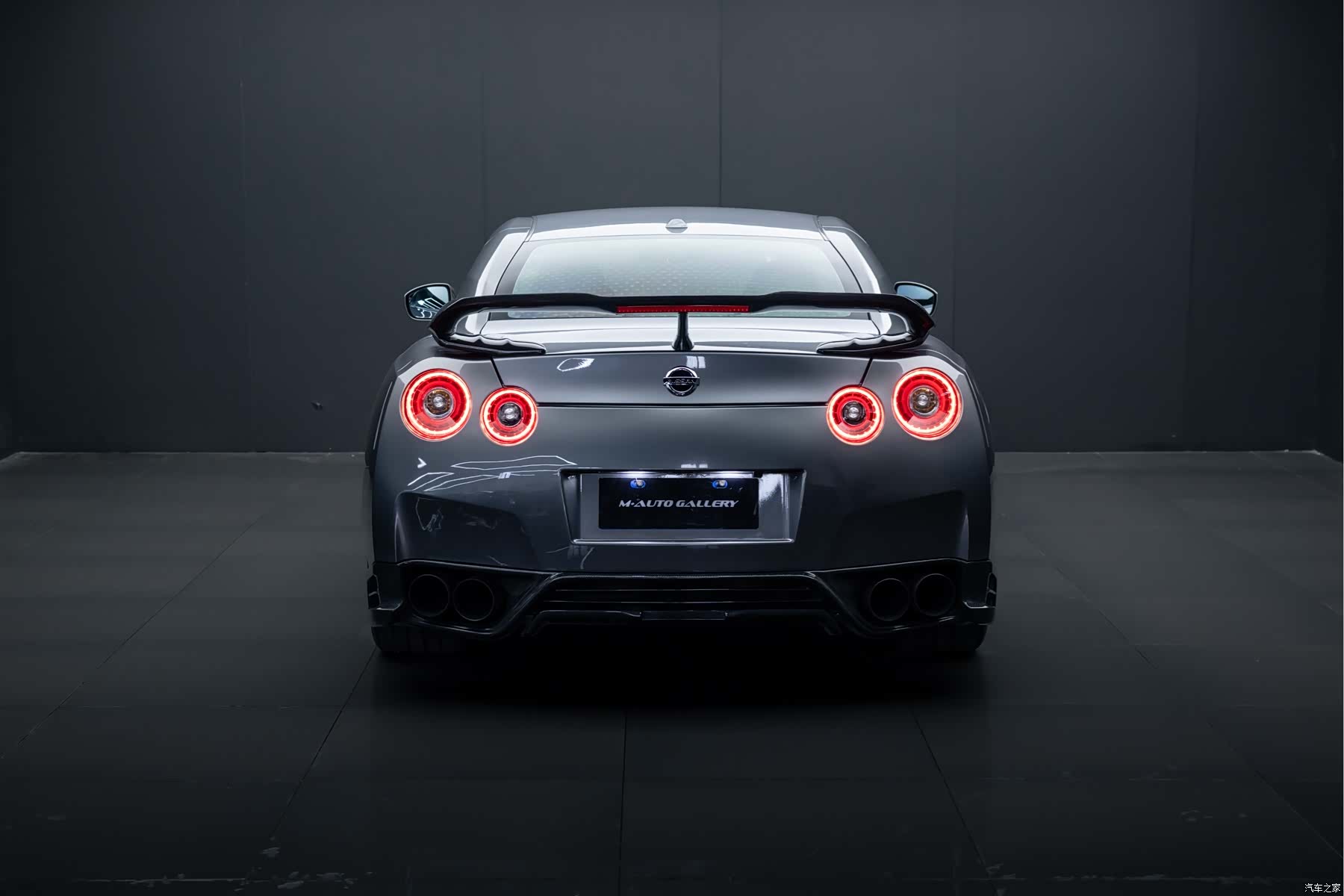 Nissan GT-R, 2011 9