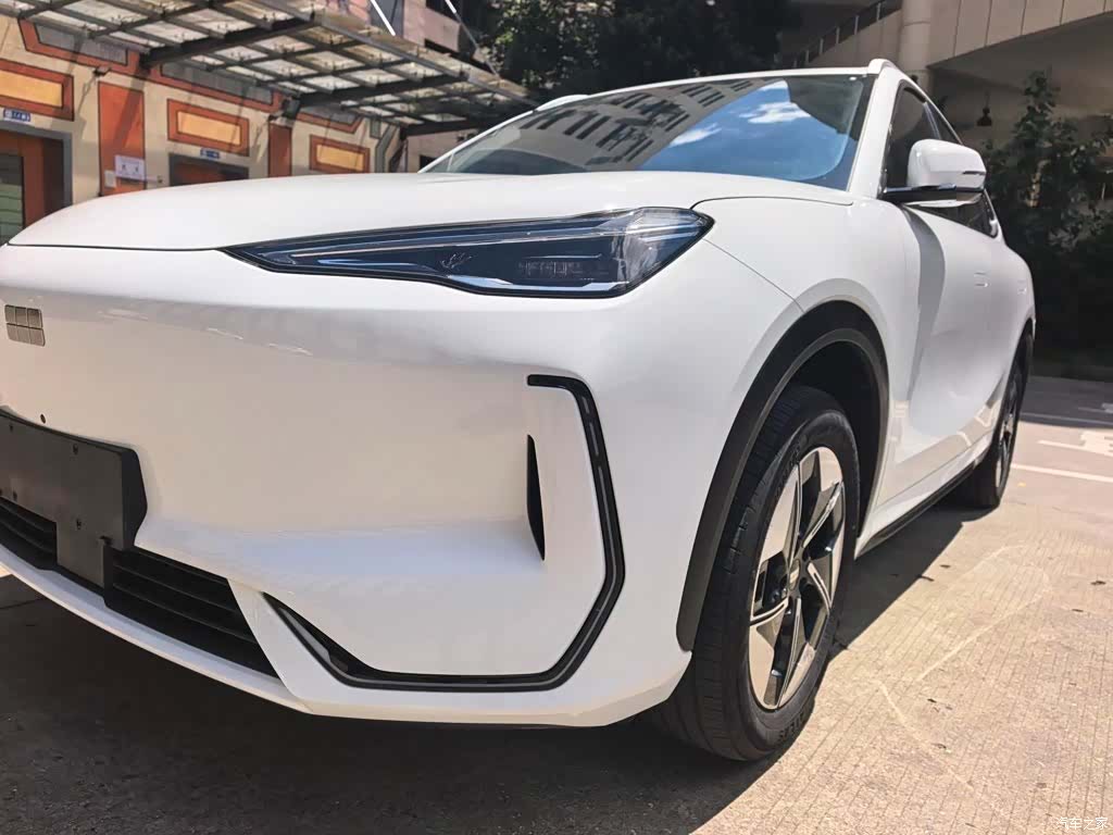 Geely Galaxy E5, 2024 4