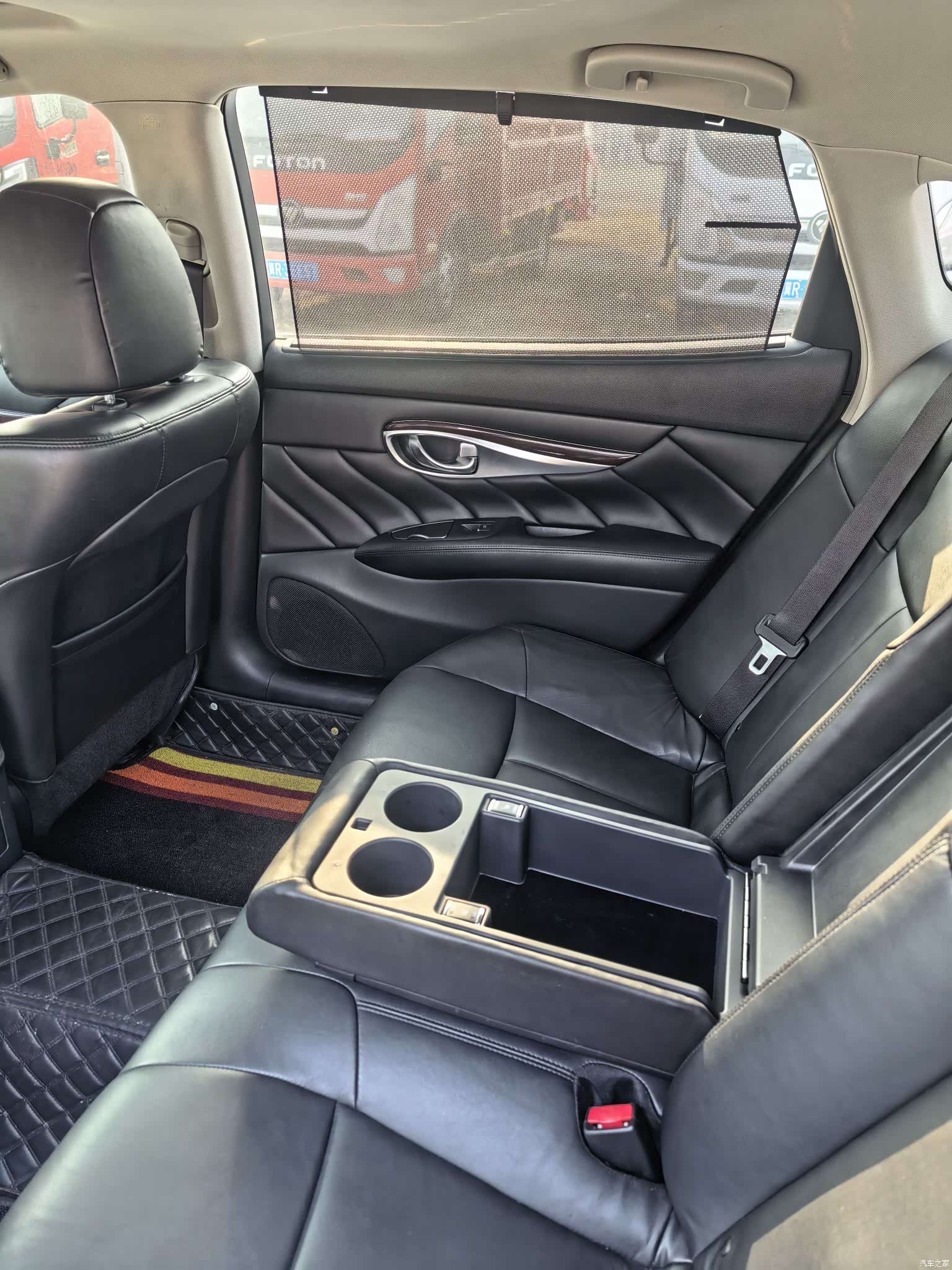 Infiniti Q70, 2018 10