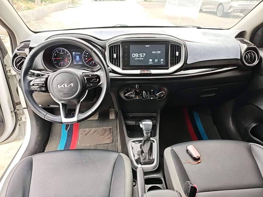 Kia Stonic 2023, фото 9