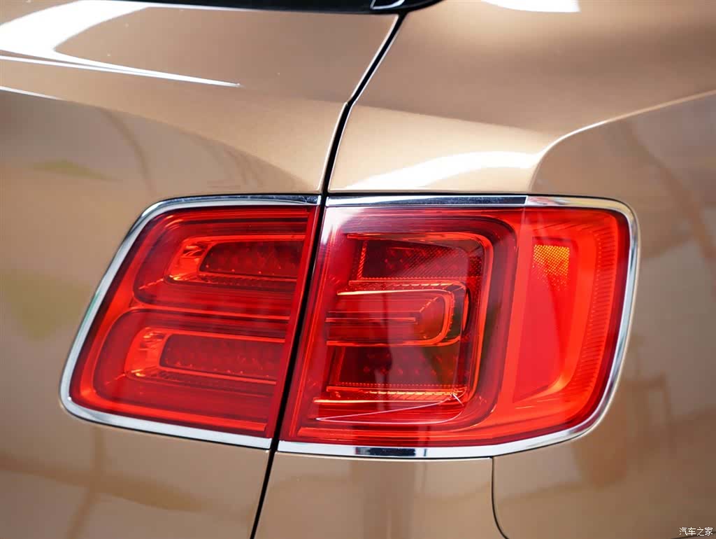 Bentley Bentayga, 2017 3