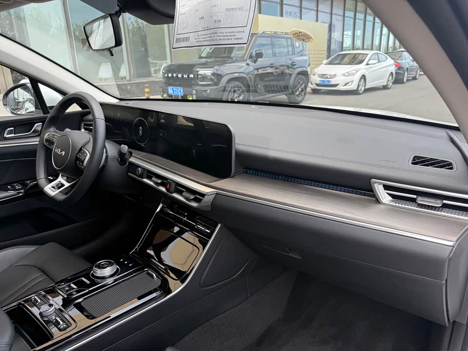 Kia K5 Kia K5