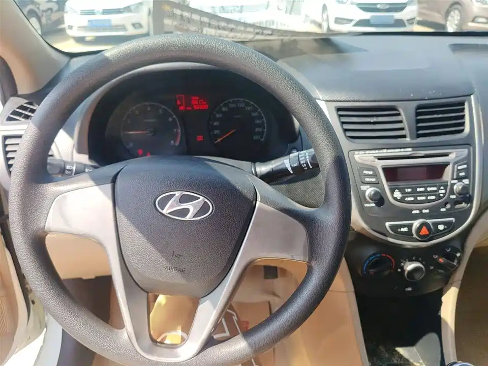 Hyundai Rena