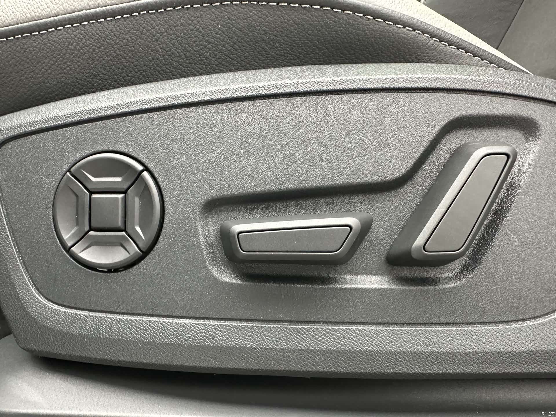 Audi Q3, 2022 13