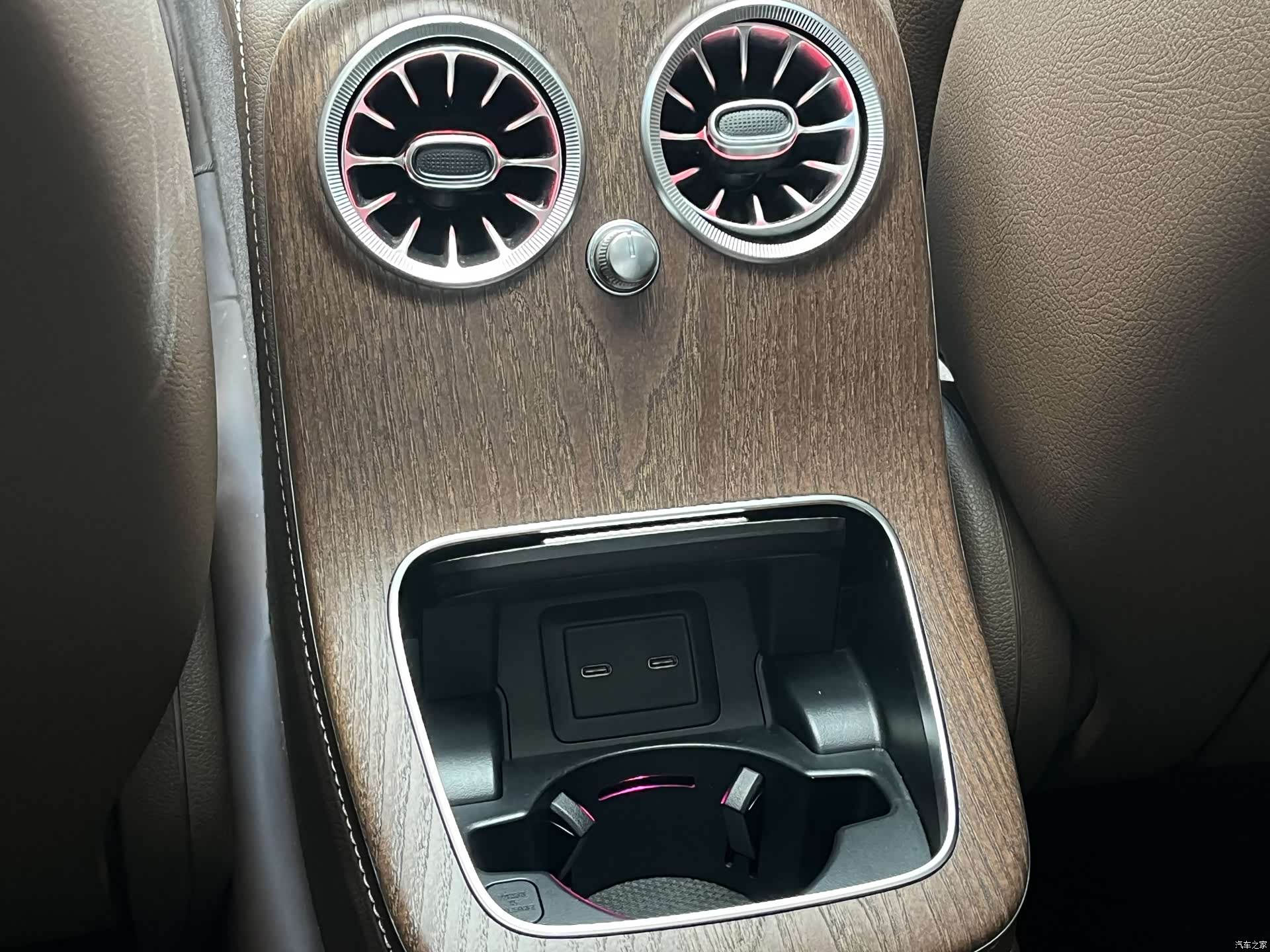 Mercedes-Benz E-Class, 2023 17