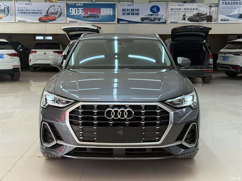 Audi Q3, 2022 2