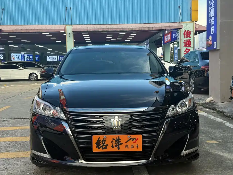 Toyota crown
