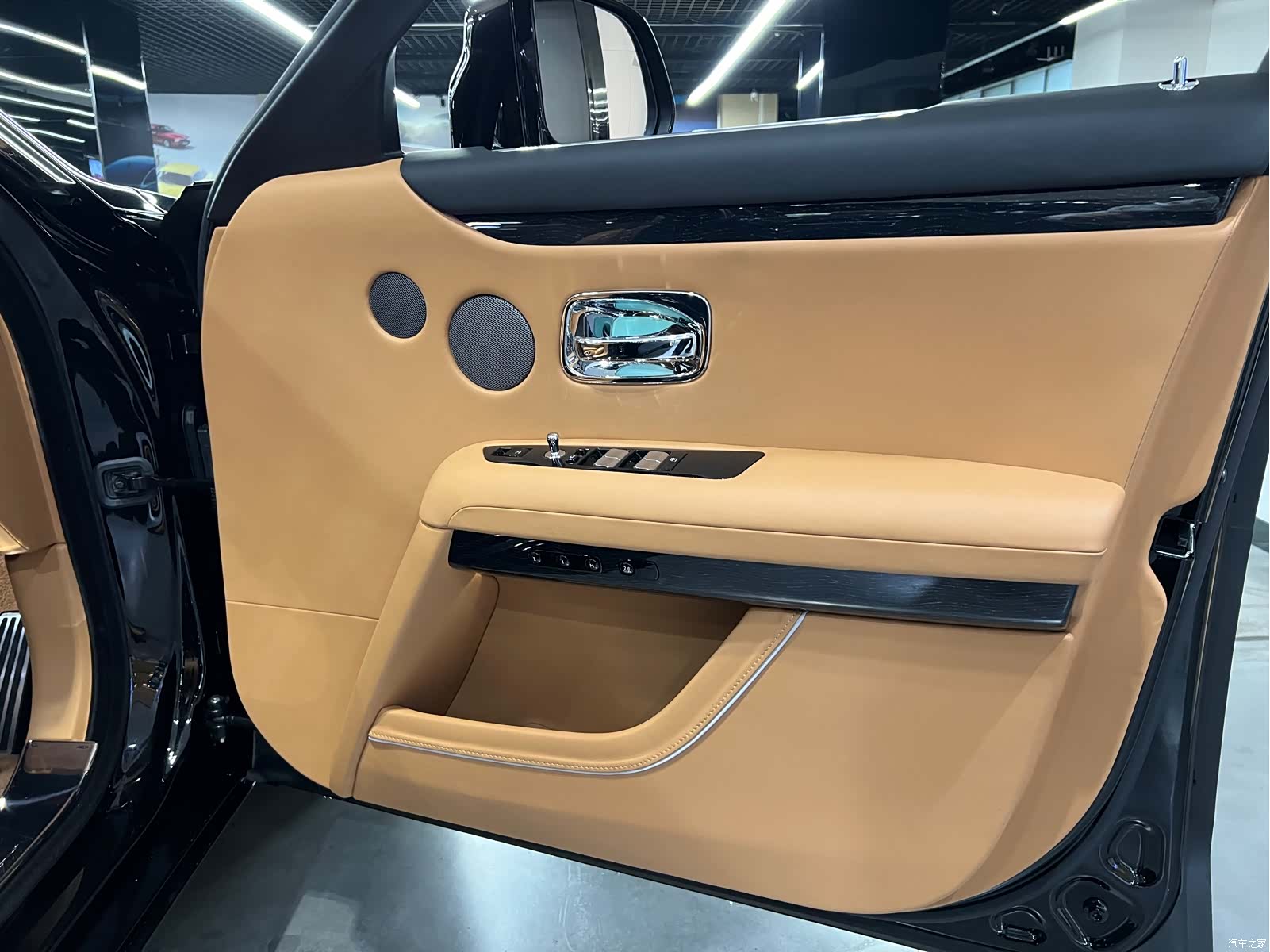 Rolls-Royce Ghost, 2025 25