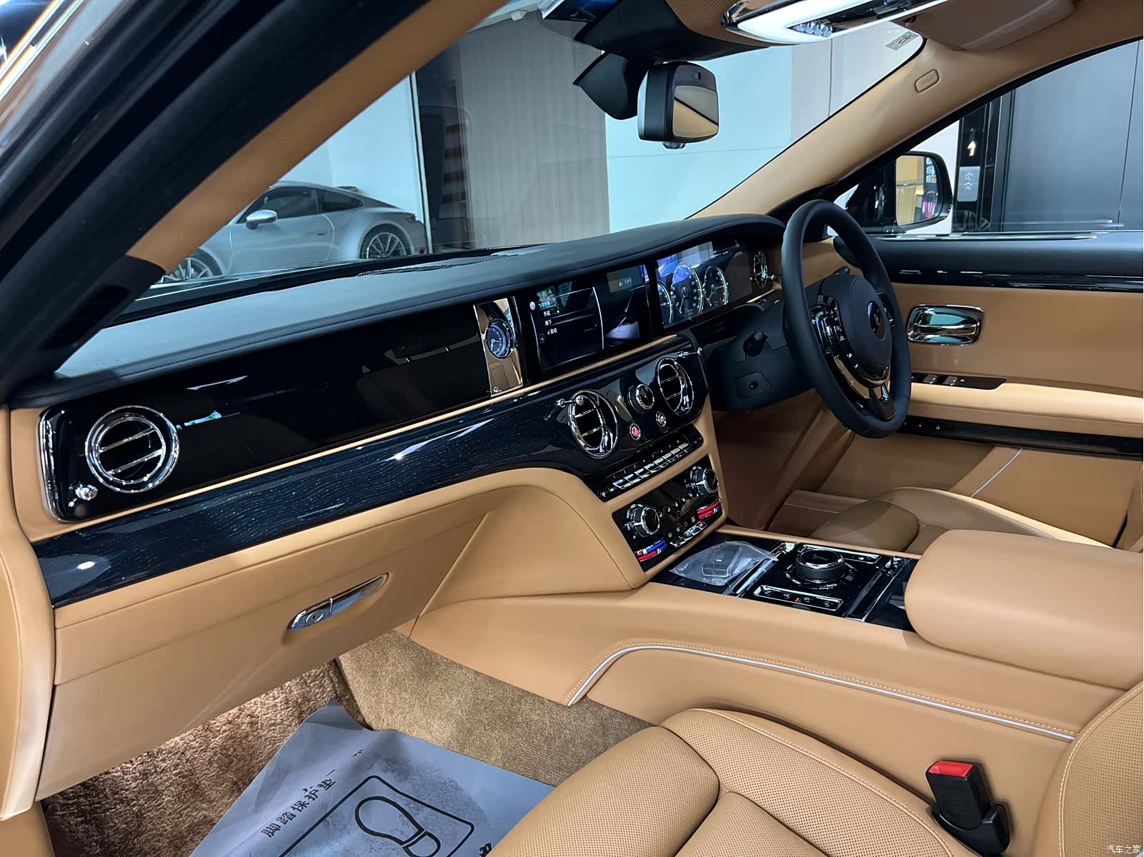 Rolls-Royce Ghost, 2025 11
