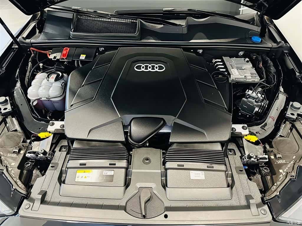 Audi Q7, 2023 9