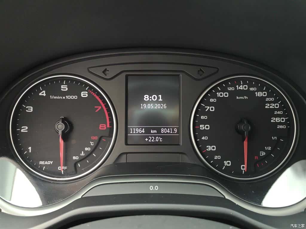Audi Q2L, 2024 6