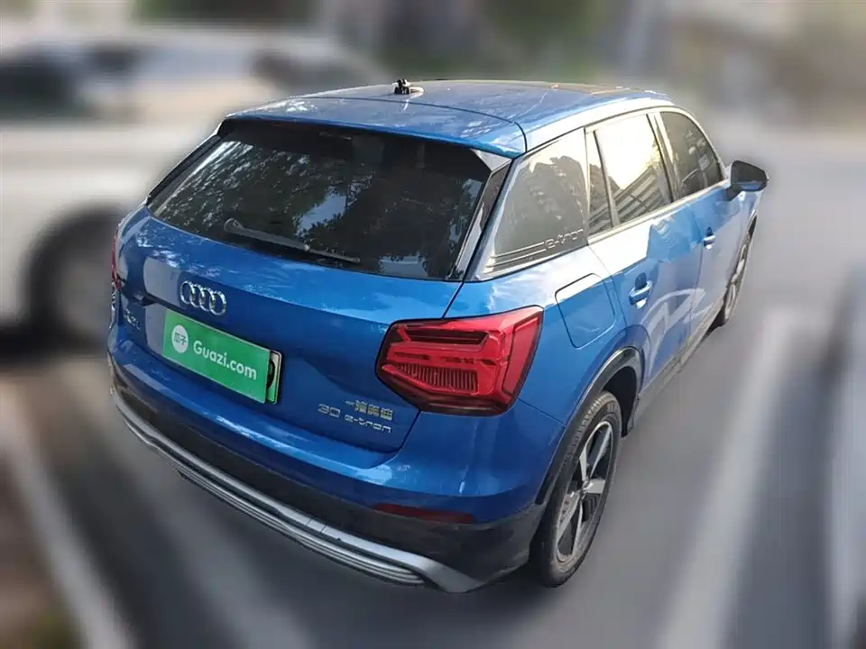 Audi Q2L