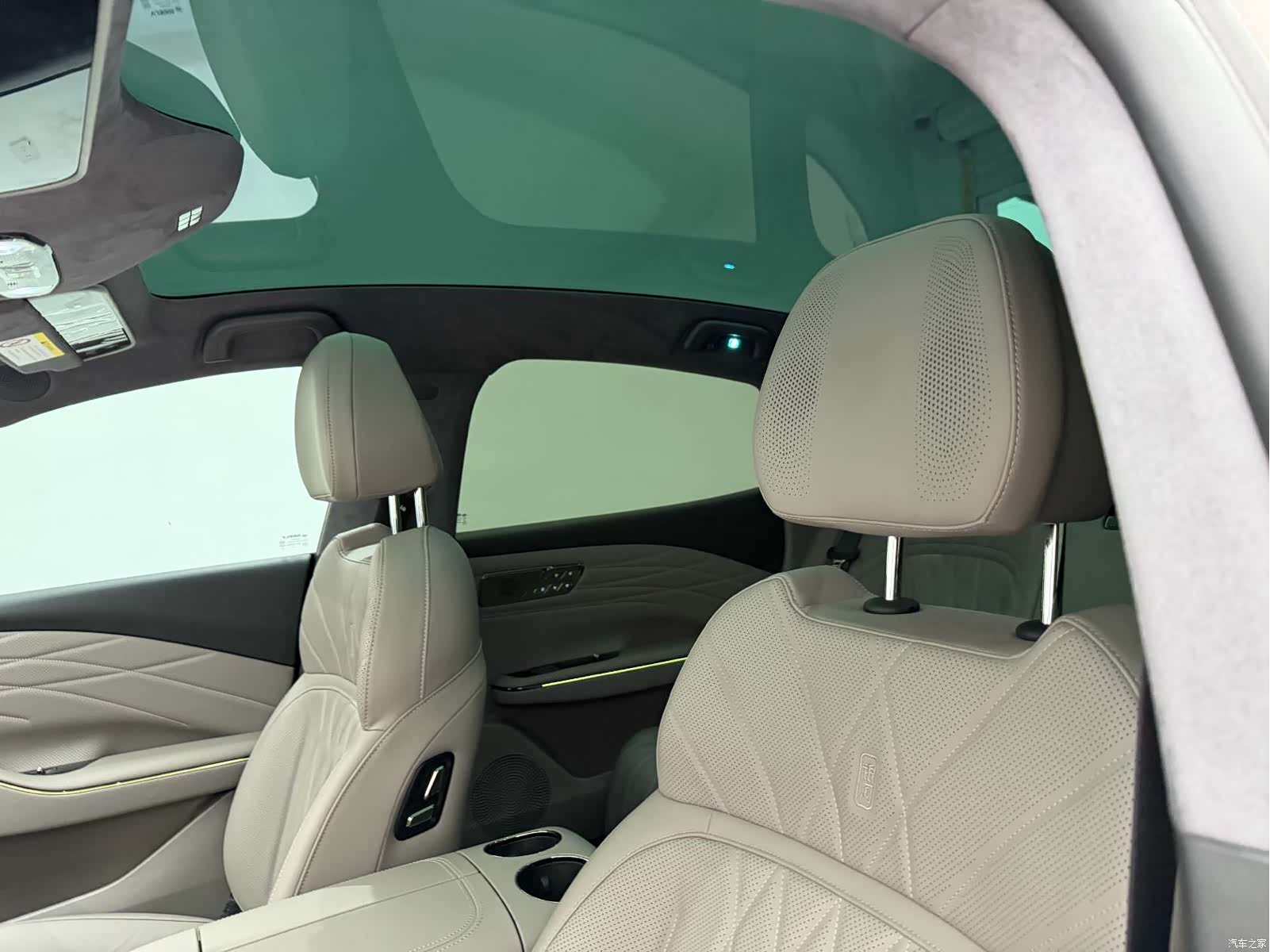 Geely 8, 2025 16