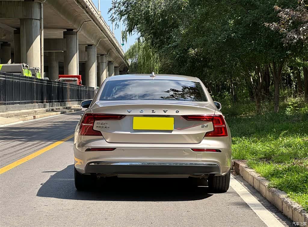 Volvo S60, 2022 4