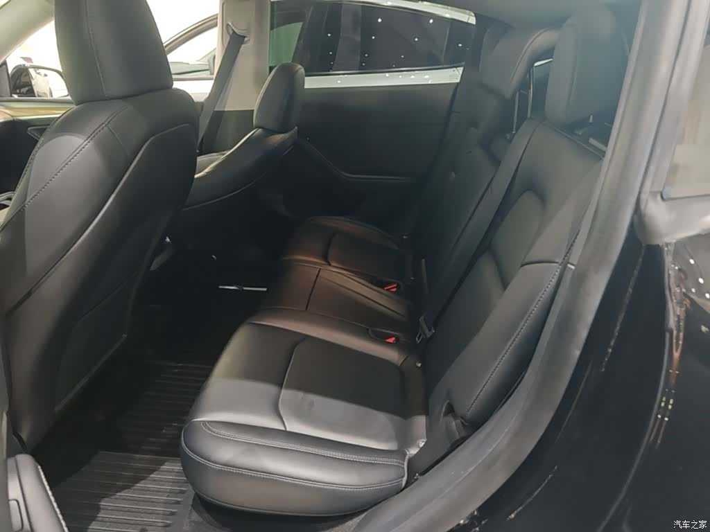 Tesla Model Y, 2022 17