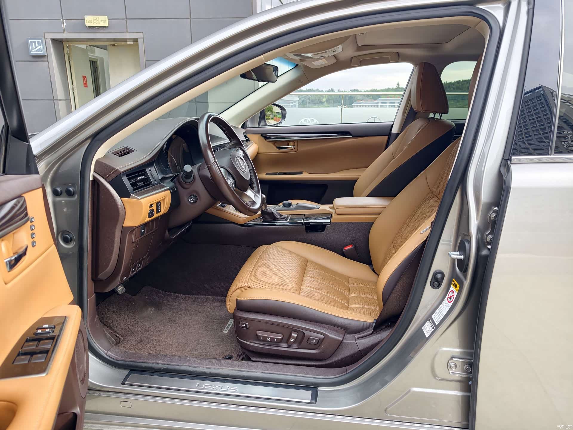 Lexus ES, 2018 22