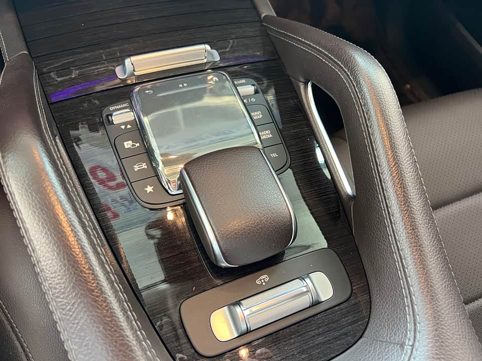 Mercedes-Benz GLE Mercedes-Benz GLE