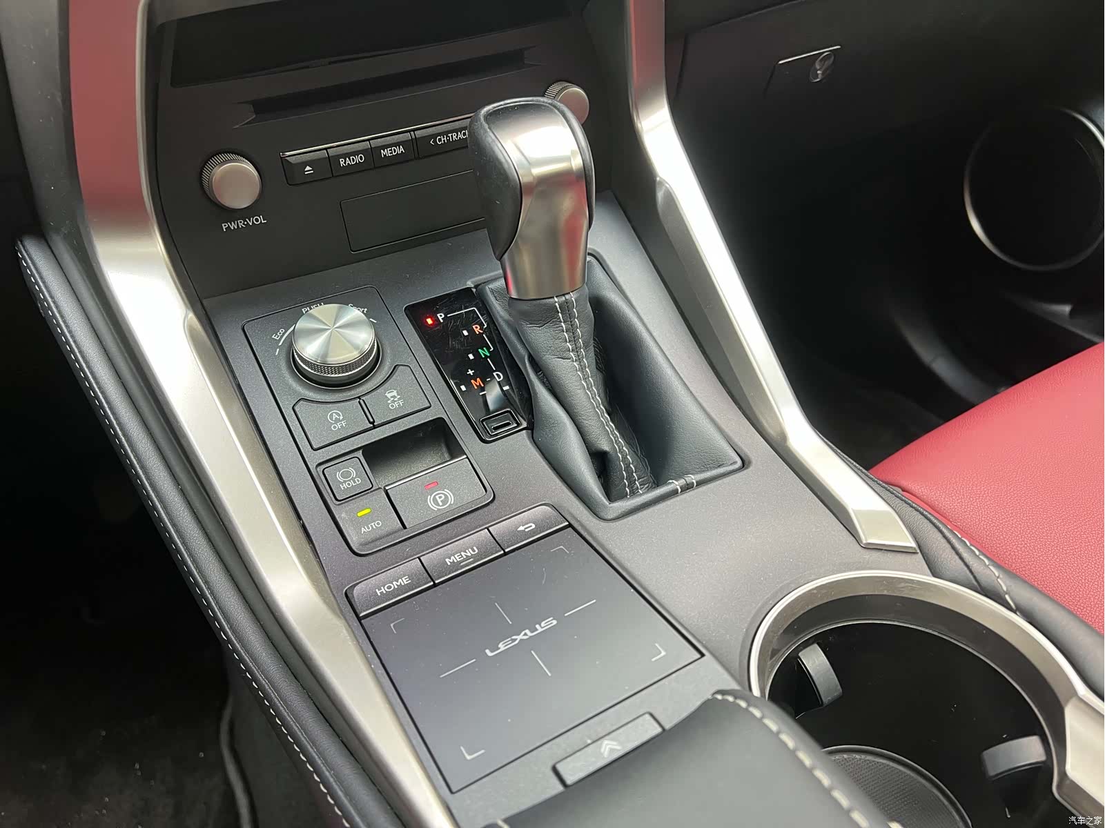 Lexus NX, 2018 14