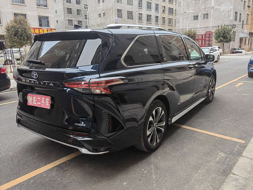Toyota Grevia Toyota Grevia