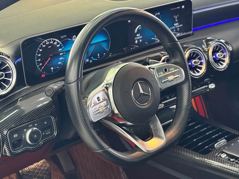 Mercedes-Benz Class A Mercedes-Benz Class A