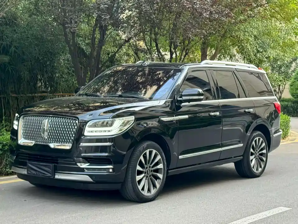 Lincoln Navigator
