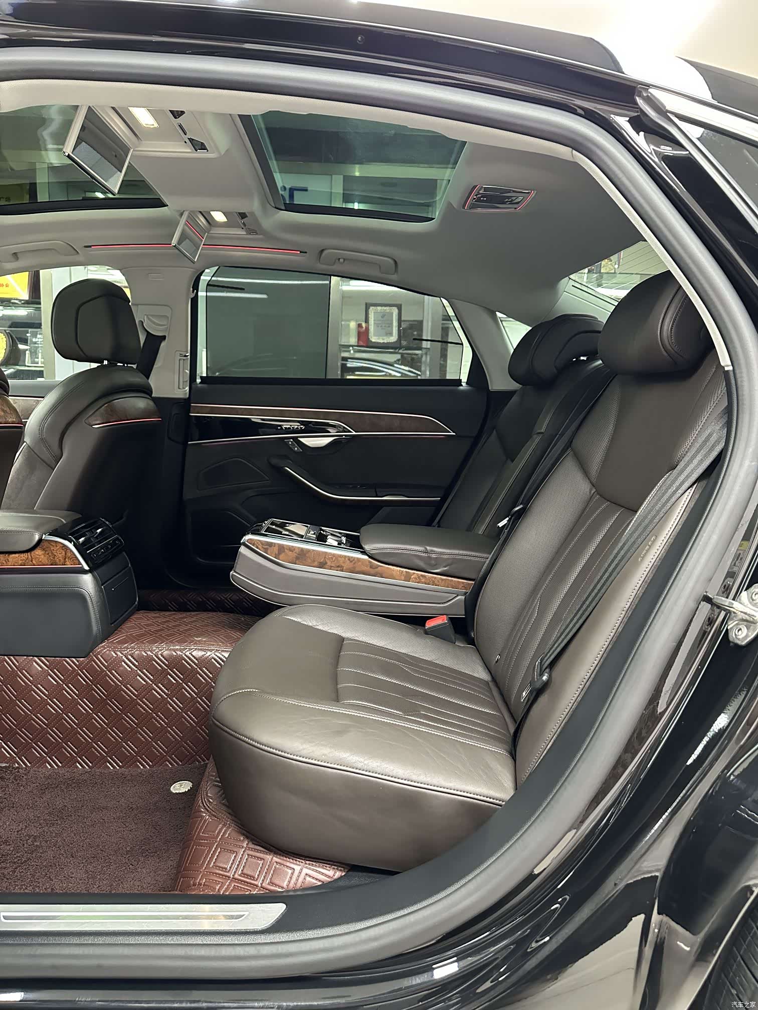 Audi A8L, 2019 9