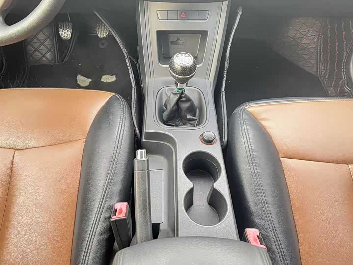 Roewe 350 2014 1.5L МКПП xun chi ban