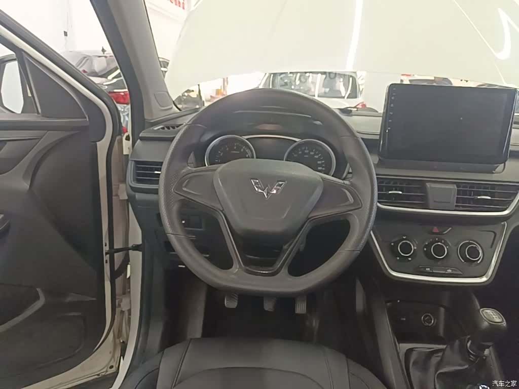 Wuling Hongguang, 2019 11