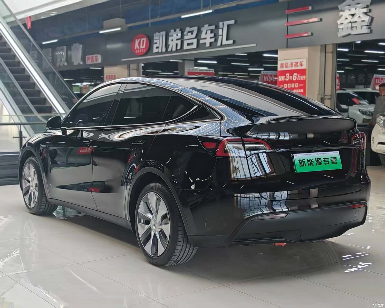 Tesla Model Y, 2023 все фото