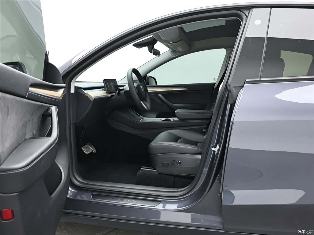 Tesla Model Y, 2021 12