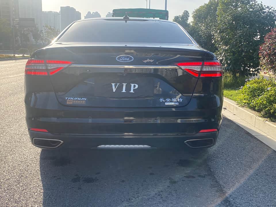 Ford Taurus